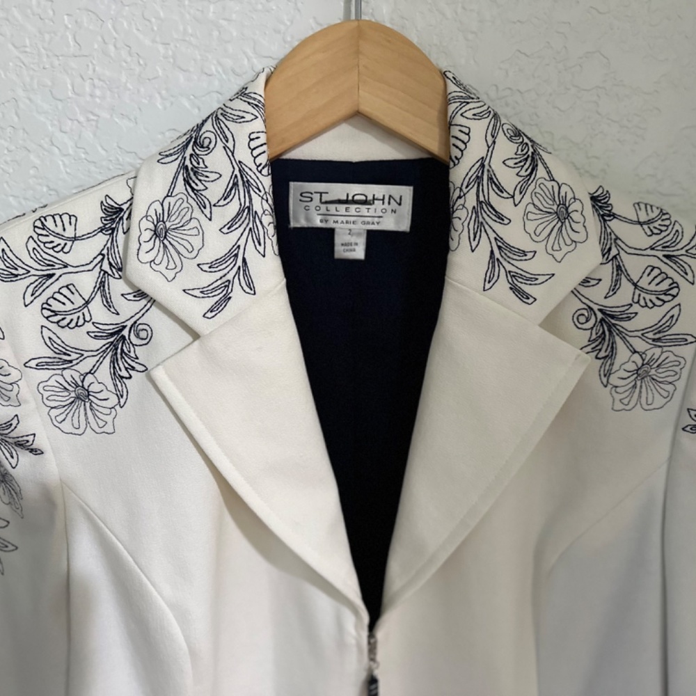 St John Jacket - Picture 2 of 4
